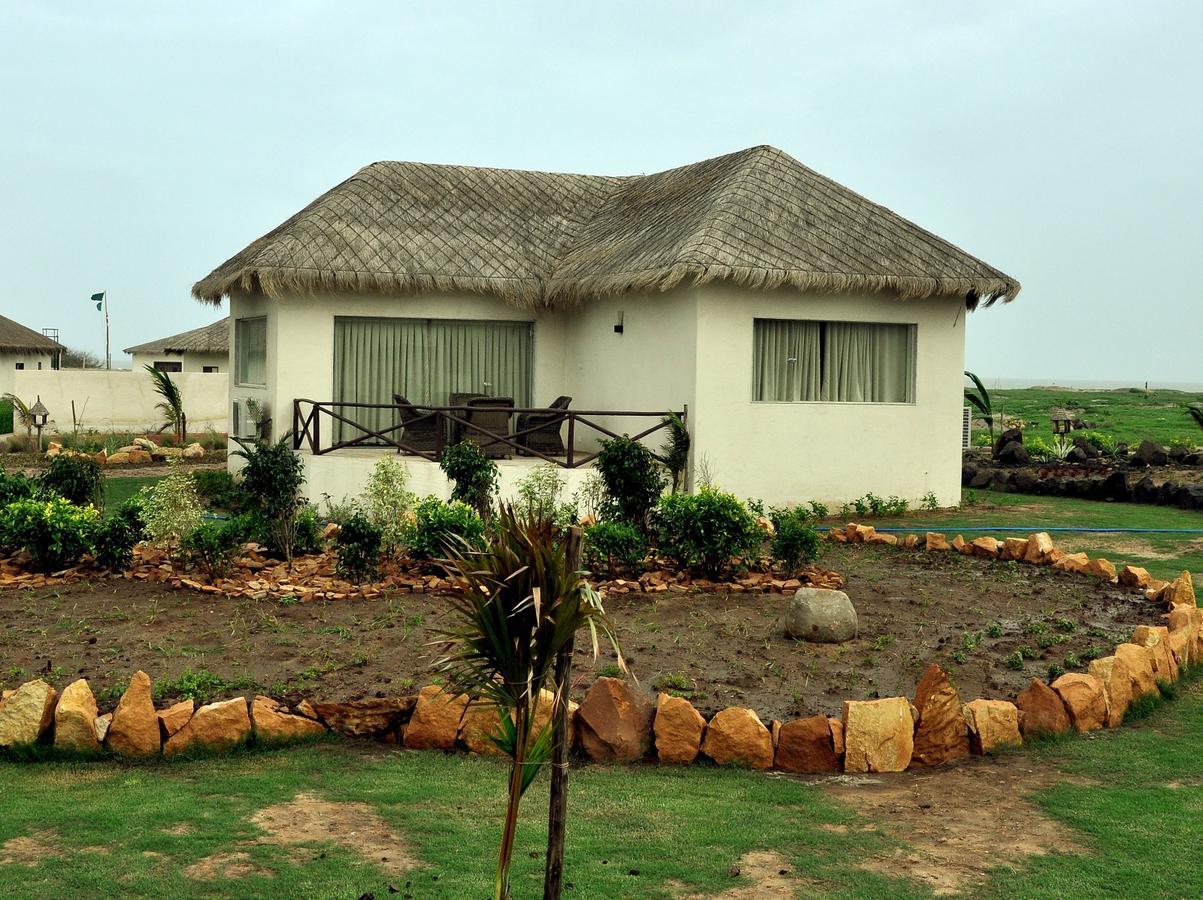 Māndvi Serena Beach Resort מראה חיצוני תמונה