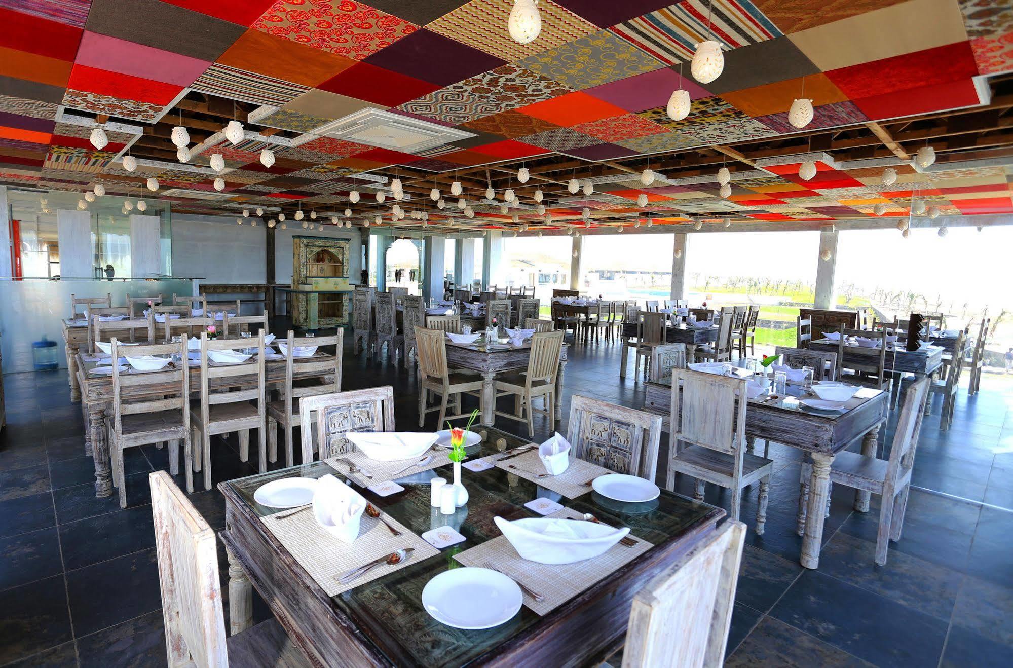 Māndvi Serena Beach Resort מראה חיצוני תמונה