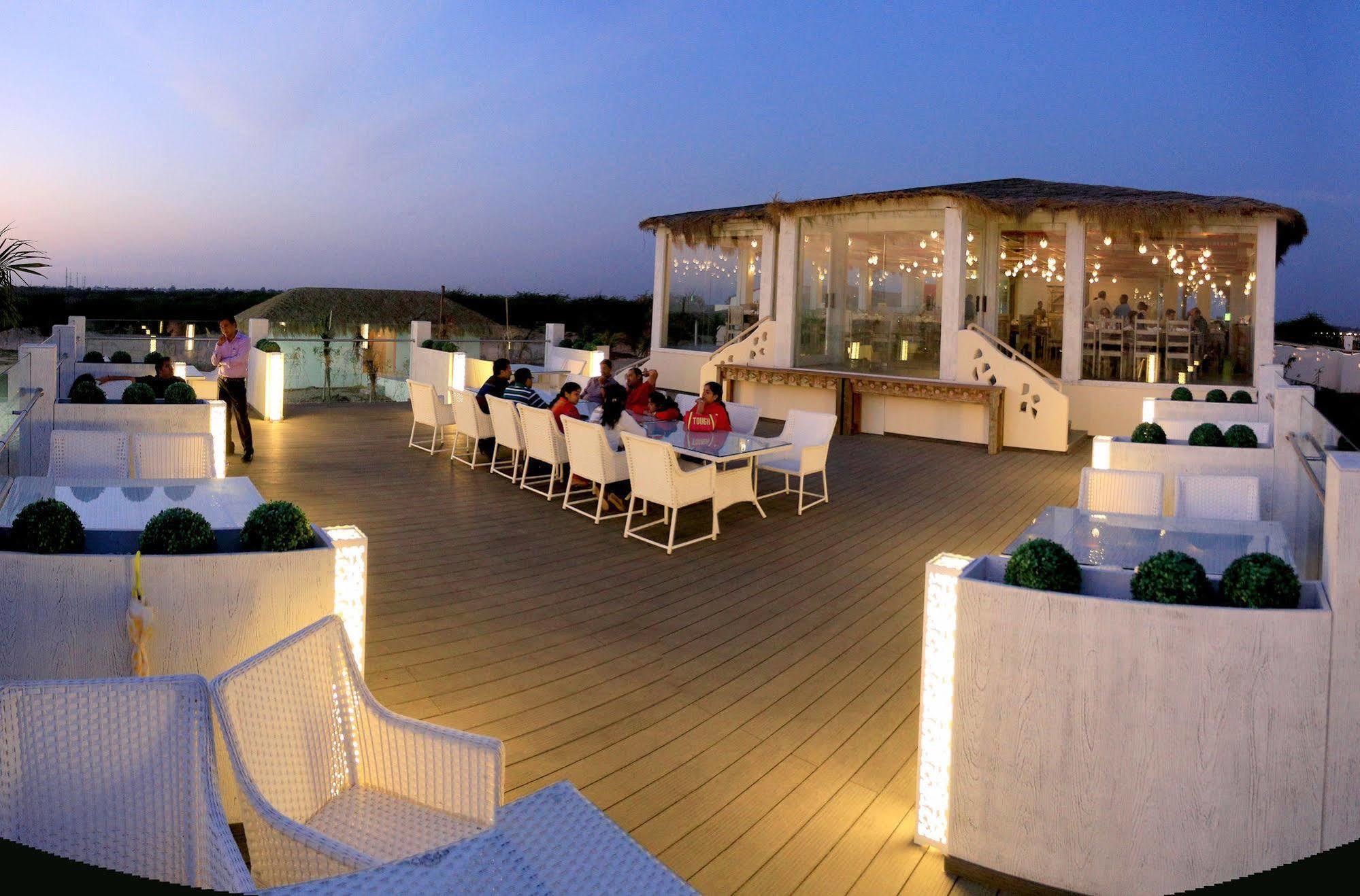 Māndvi Serena Beach Resort מראה חיצוני תמונה